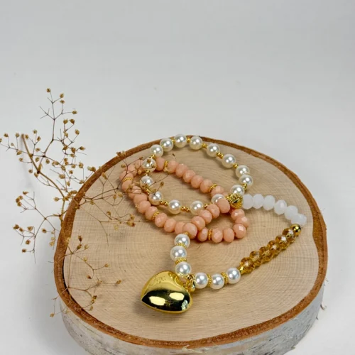 Honey-Heart-elastic-bracelet-crafted-with-pearls-and-natural-stones-accompanied-by-18k-gold-plated-bronze-details